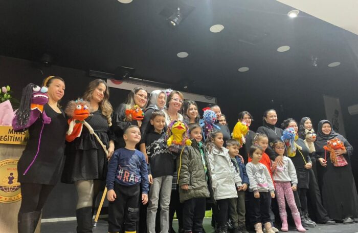 Kadın Kursiyerlerden Minik Kalplere Dokunan Büyük Emek: