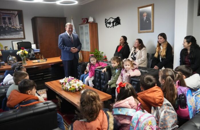 Minik Öğrenciler Sordu Başkan Topuz Yanıtladı