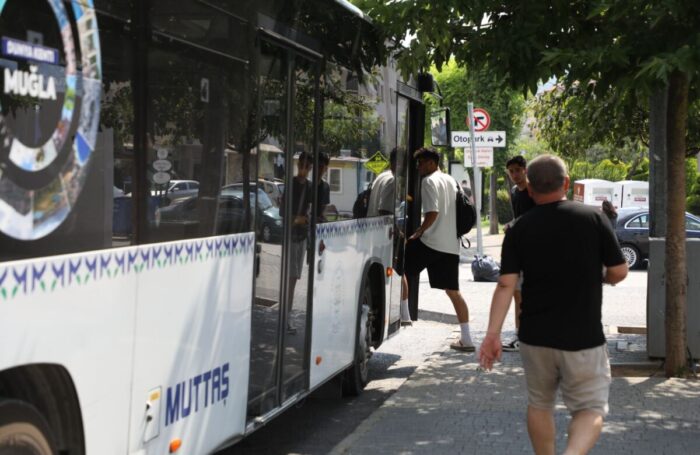 Muğla Büyükşehir, Muğla Kart Hizmetini Yerinde Sunuyor