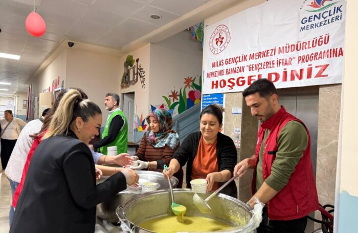 Dünya Yetim Günü Dolayısıyla İftar Programı Düzenlendi