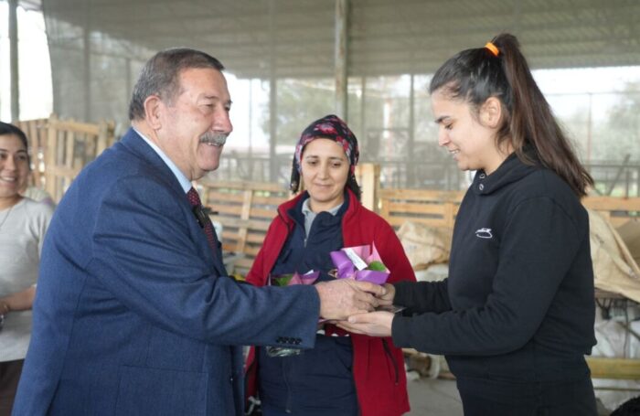 BAŞKAN FEVZİ TOPUZ’DAN 8 MART SÜRPRİZİ