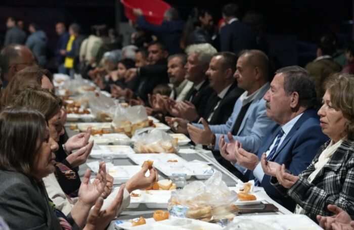 Başkan Fevzi Topuz Derince’de Vatandaşlarla Bir Araya Geldi