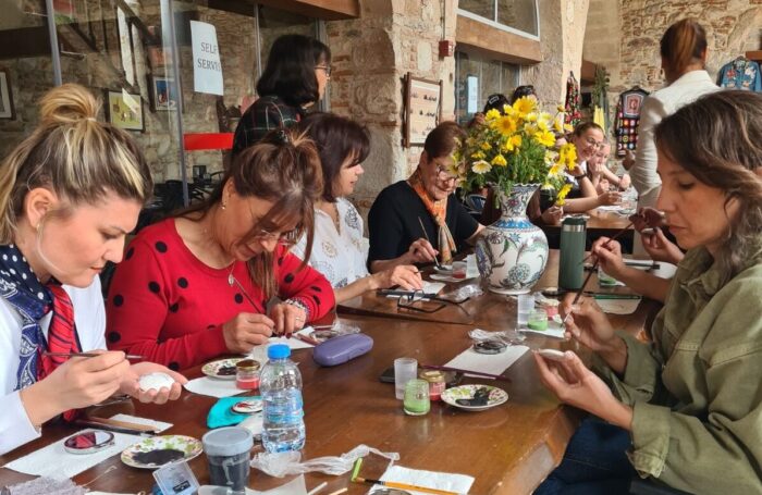 Milas’ta Göktuğ İçin Anlamlı Buluşma: Çini Atölyesi Umut Oldu