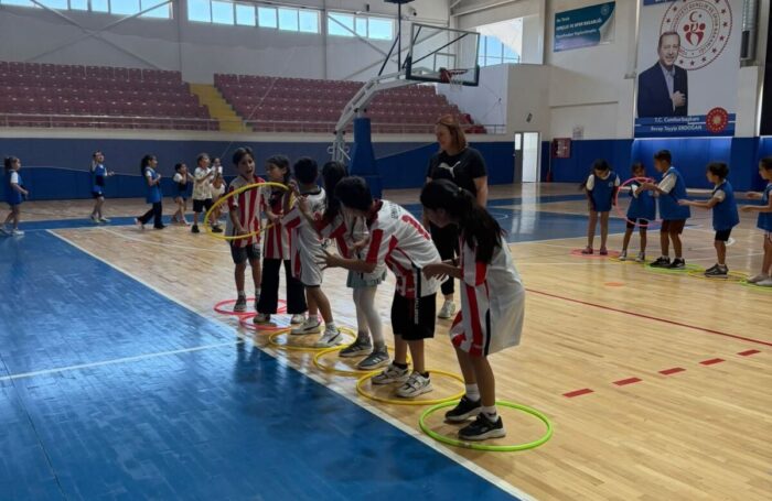 Geleneksel Çocuk Oyunları ve İlkokul Fiziksel Etkinlik Şenliği Yapıldı