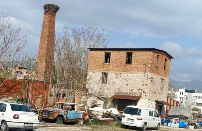 Zeytinyağı Fabrikası’nın Tarihi Bacası Tescillendi