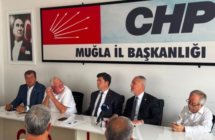 “Seçilmiş iradeye, Cumhuriyete ve CHP’nin değerlerine sahip çıkıyoruz”