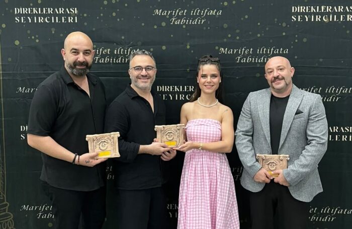 “Milas’ın Gururu Karya Tiyatro Atölyesi’ne Büyük Ödül: Dağlar Uygur ‘Yılın Yönetmeni’ Seçildi”